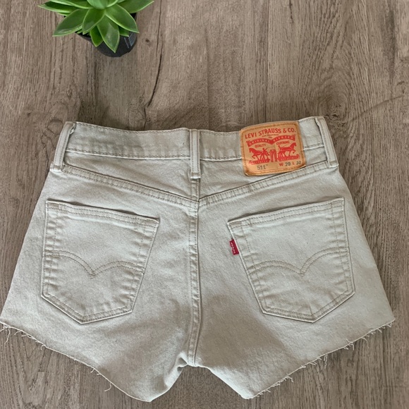 SOLD !! Levi’s 511 cutoffs 🌼 - Picture 4 of 5
